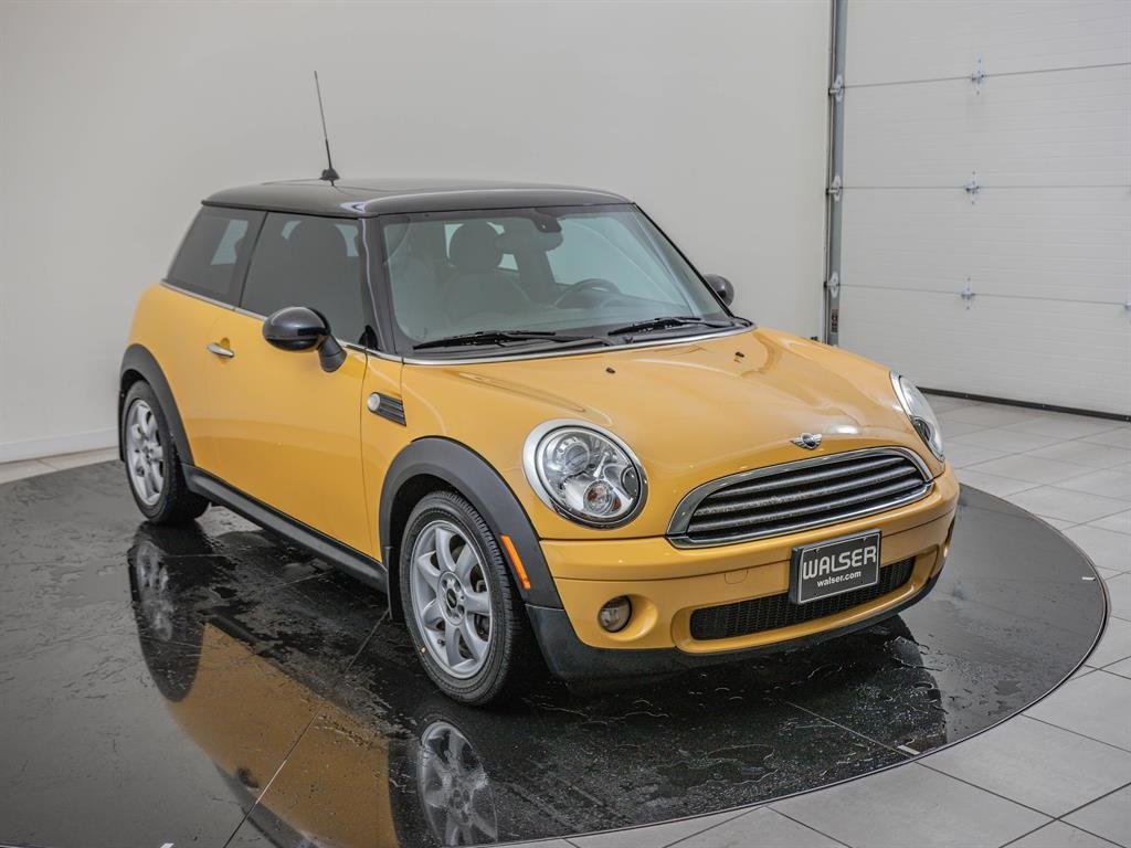 Pre-Owned 2008 MINI Cooper Hardtop Premium Package Hatchback in Wichita ...